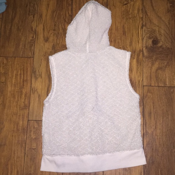 White winter no sleeves jacket - Picture 2 of 2